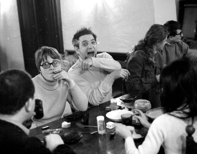 L'écrivain Georges Perec au Moulin d'Andé (1969 © Gérald Bloncourt)