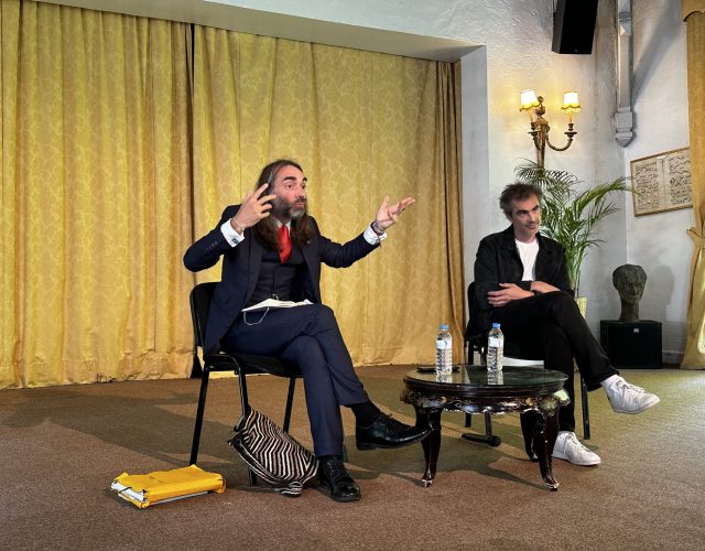 Le mathématicien Cédric Villani et le philosophe Raphaël Enthoven